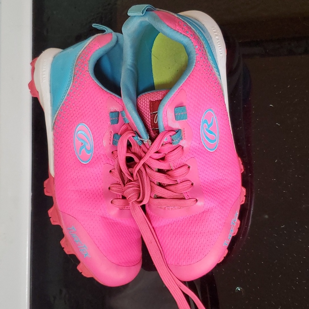 Rawlings girls size 1.5 soccer cleats